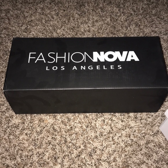 Sandals - Picture 2 of 4